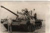 Фото 62. Сотрудники советского посольства возле танка
